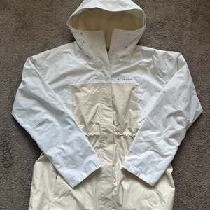 Columbia Women's Hikebound II Long Omni-Tech Rain Jacket White/Chalk Size L